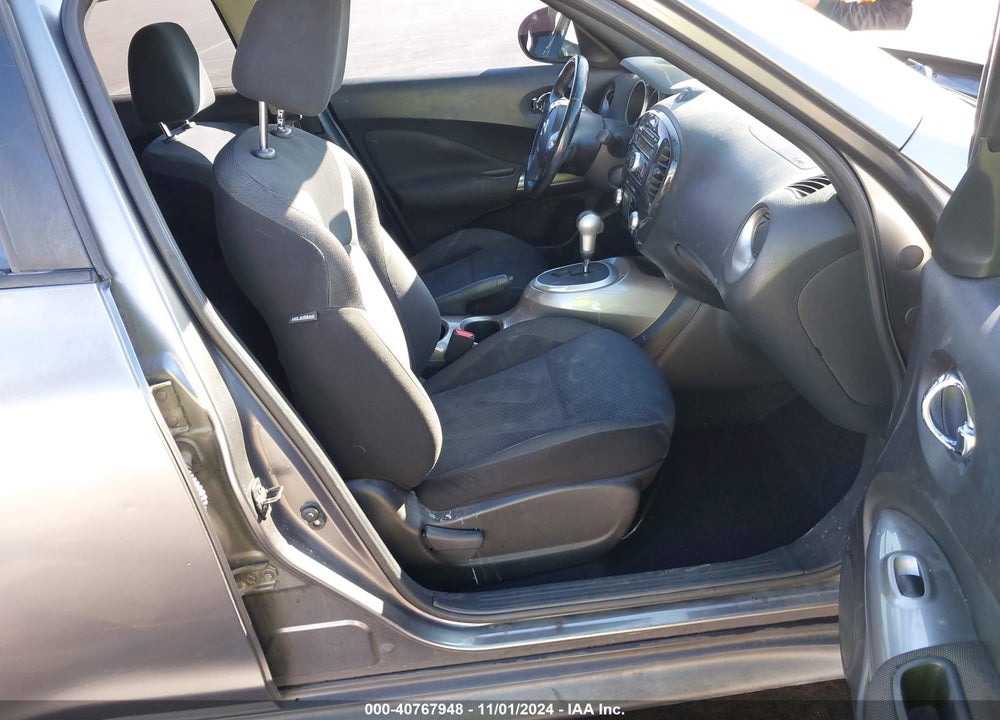 2011 NISSAN JUKE SV VIN: JN8AF5MV8BT012084