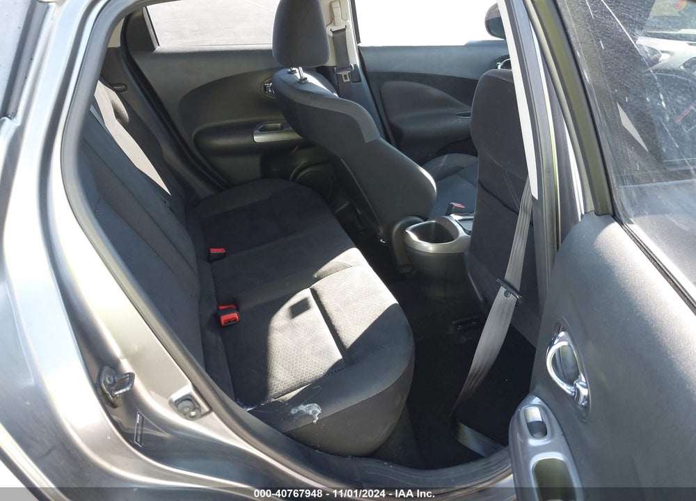 2011 NISSAN JUKE SV VIN: JN8AF5MV8BT012084