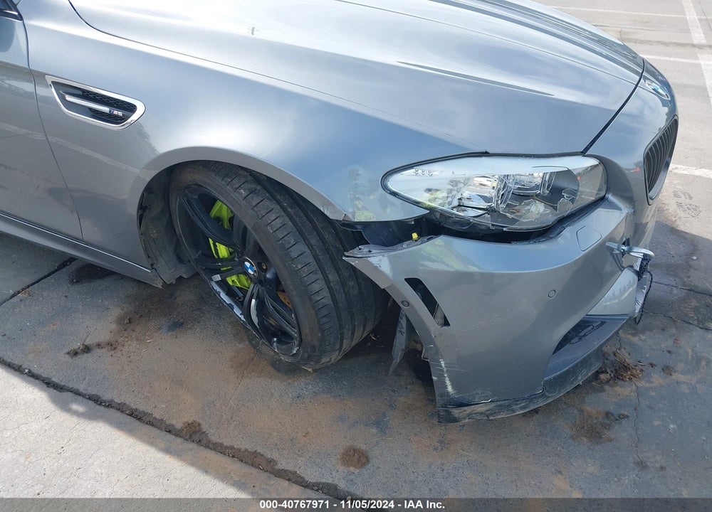 2013 BMW M5 VIN: WBSFV9C51DD095733