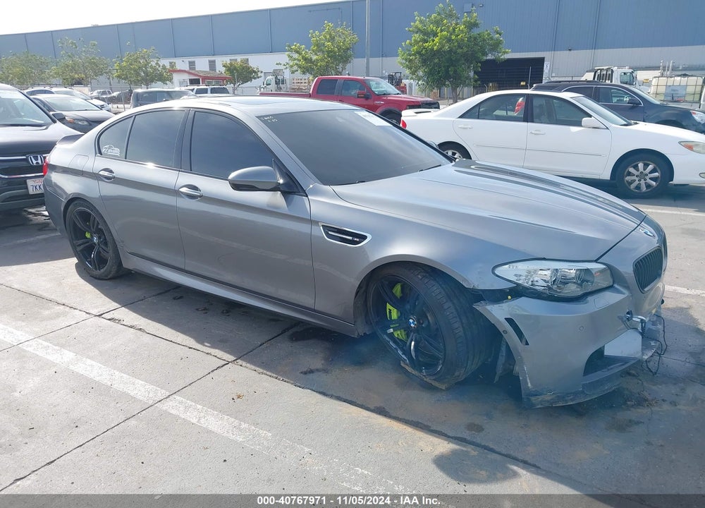 2013 BMW M5 VIN: WBSFV9C51DD095733