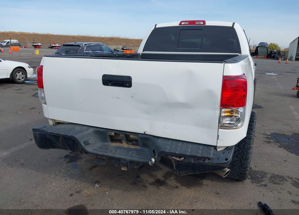 2011 TOYOTA TUNDRA GRADE 5.7L V8 VIN: 5TFUY5F14BX163123