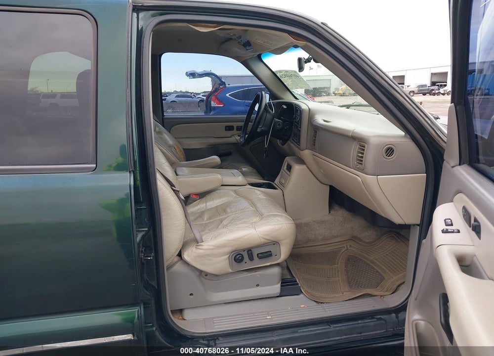 2002 CHEVROLET TAHOE LT VIN: 1GNEC13Z02R250924