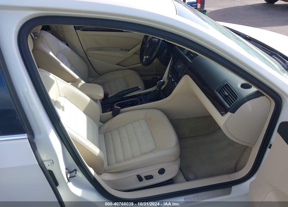 2014 VOLKSWAGEN PASSAT 1.8T SEL PREMIUM VIN: 1VWCT7A35EC046657