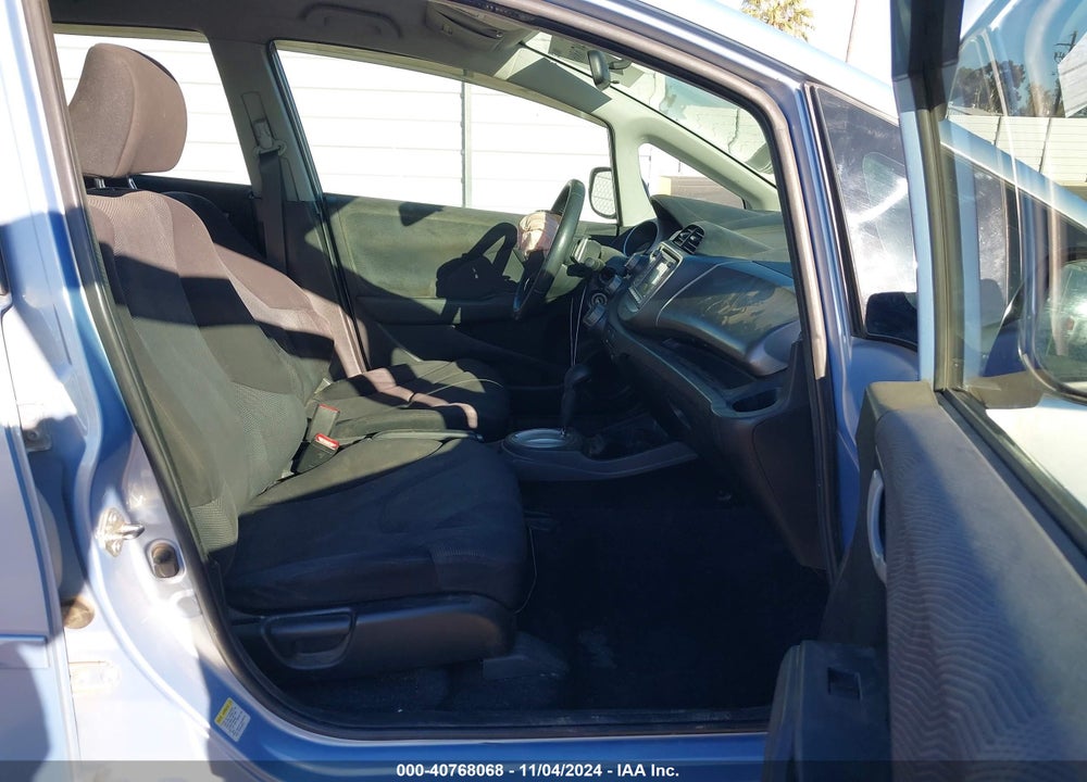 2010 HONDA FIT SPORT VIN: JHMGE8H63AC032625