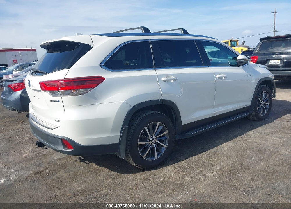2019 TOYOTA HIGHLANDER HYBRID XLE VIN: 5TDJGRFH7KS061928