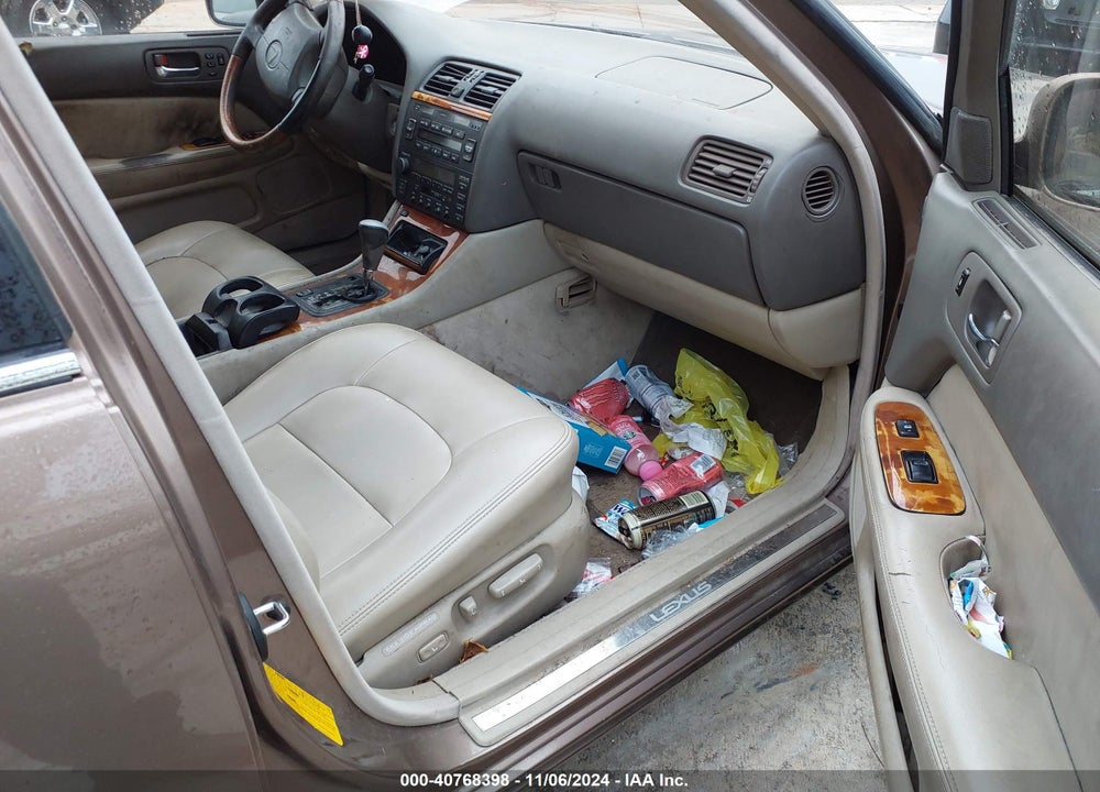 2000 LEXUS LS 400 VIN: JT8BH28F3Y0176623