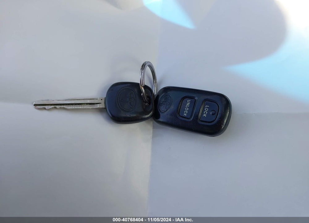 2005 TOYOTA COROLLA XRS VIN: 2T1BY32E05C391658