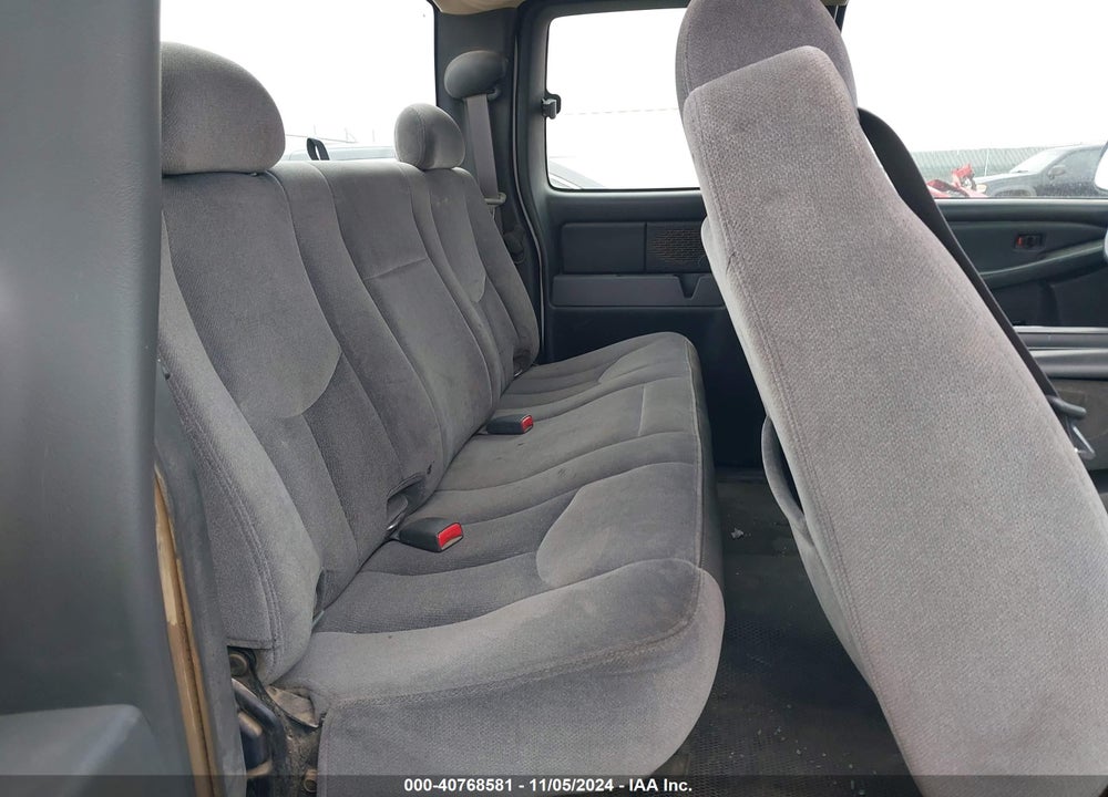 2005 GMC SIERRA 2500HD WORK TRUCK VIN: 1GTHK29U85E302757