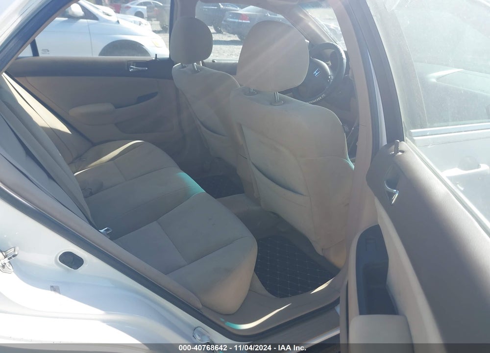 2005 HONDA ACCORD 2.4 LX VIN: 1HGCM564X5A165839