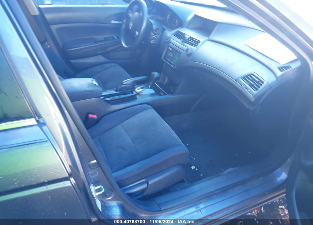 2010 HONDA ACCORD 2.4 LX VIN: 1HGCP2F34AA060933