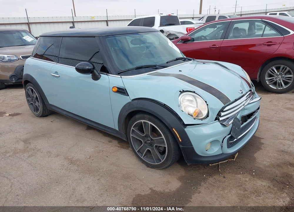 2013 MINI HARDTOP COOPER VIN: WMWSU3C56DT689016