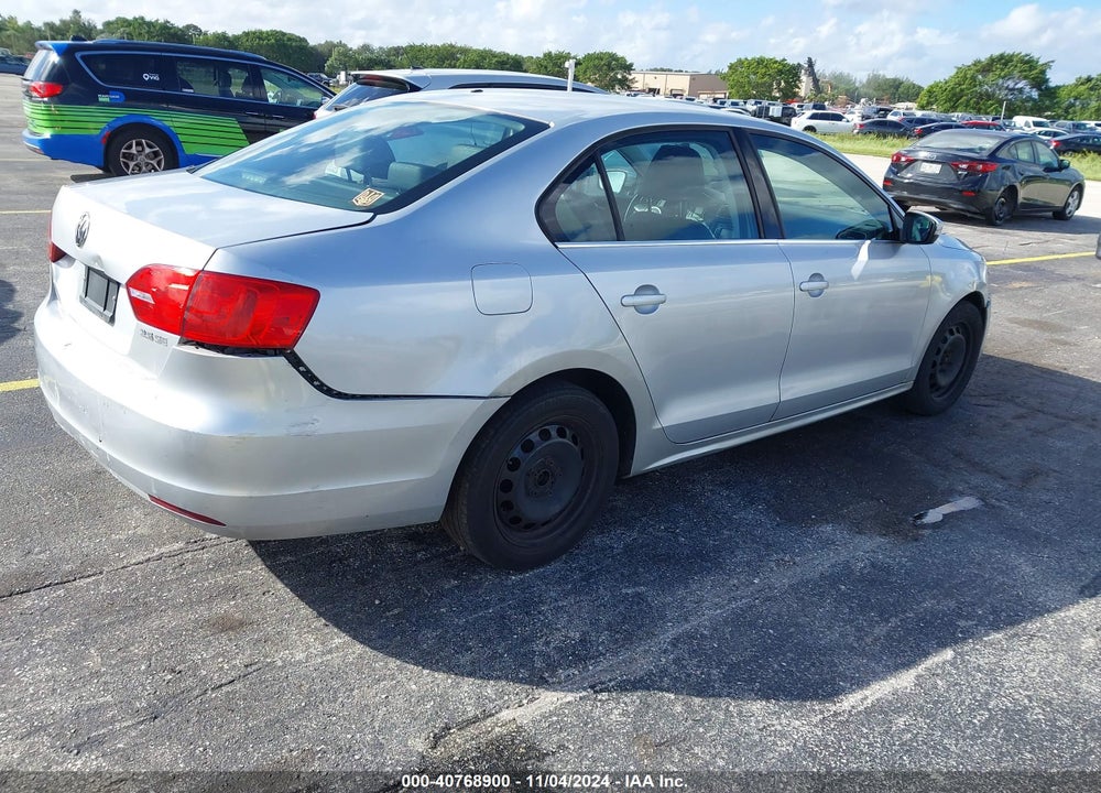 2013 VOLKSWAGEN JETTA SE VIN: 3VWDP7AJ1DM392581