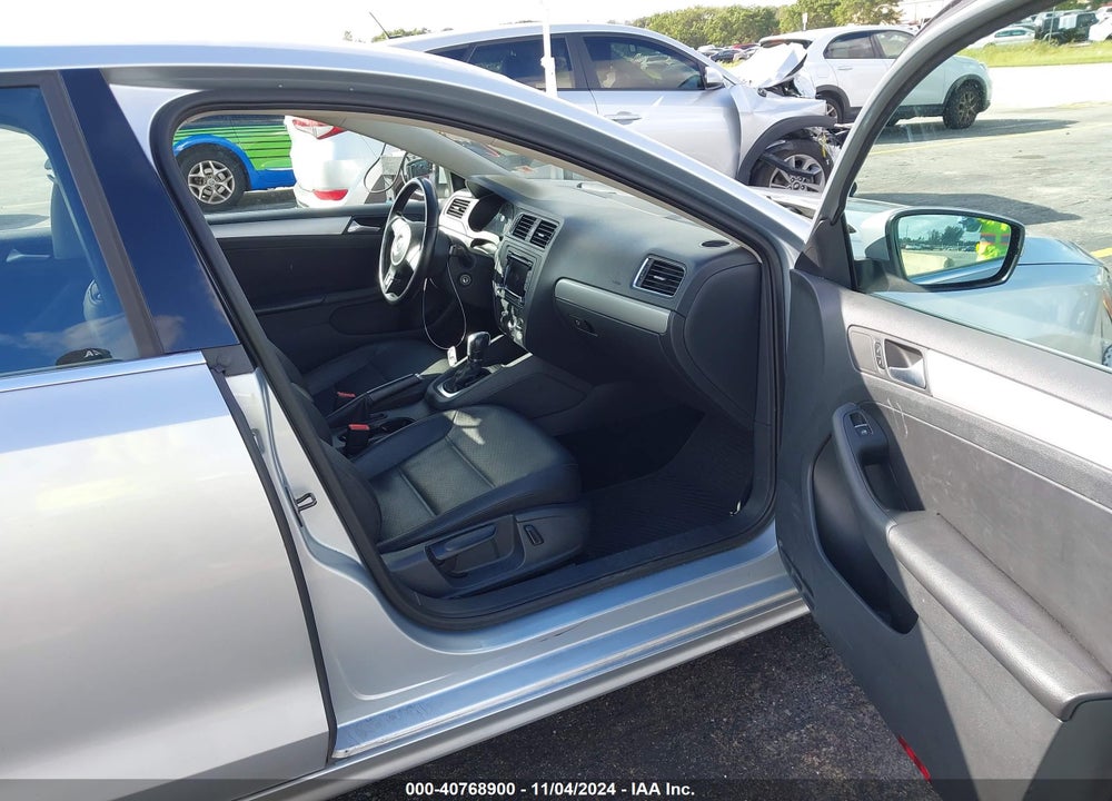 2013 VOLKSWAGEN JETTA SE VIN: 3VWDP7AJ1DM392581