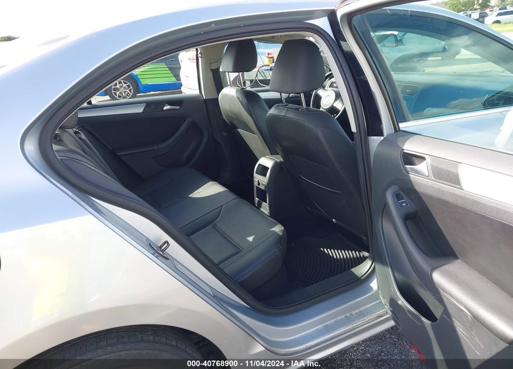 2013 VOLKSWAGEN JETTA SE VIN: 3VWDP7AJ1DM392581