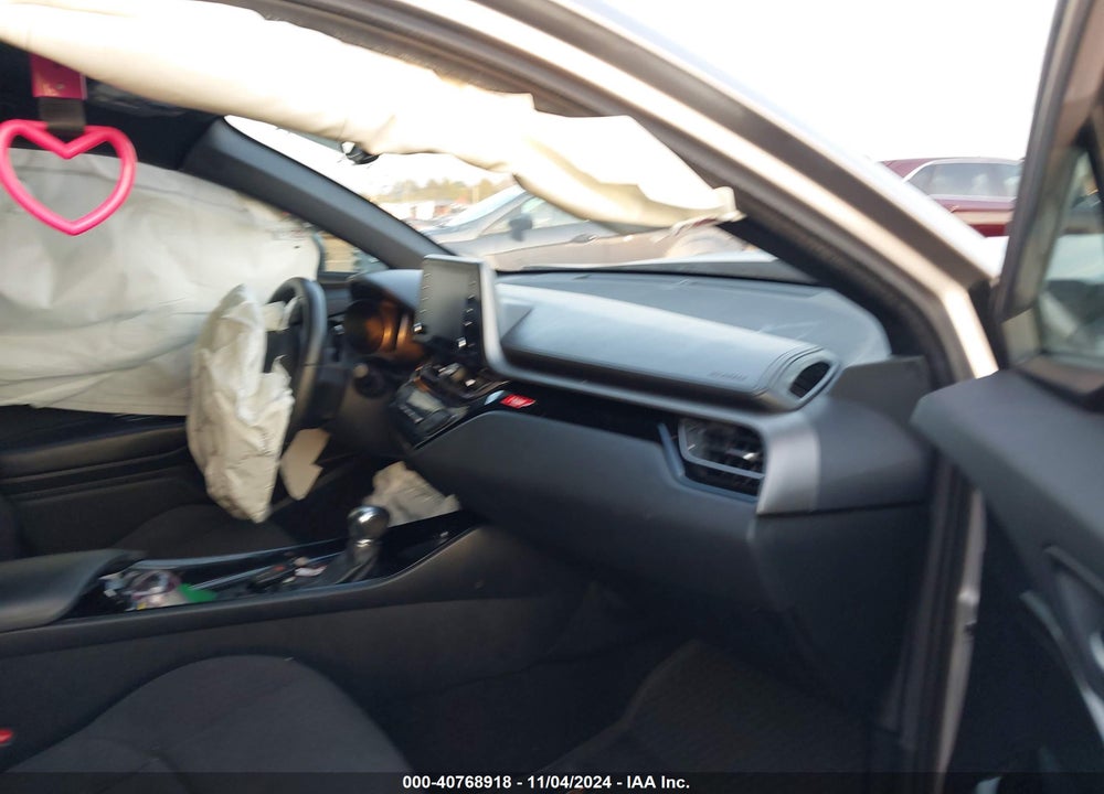 2019 TOYOTA C-HR XLE VIN: NMTKHMBX7KR080415
