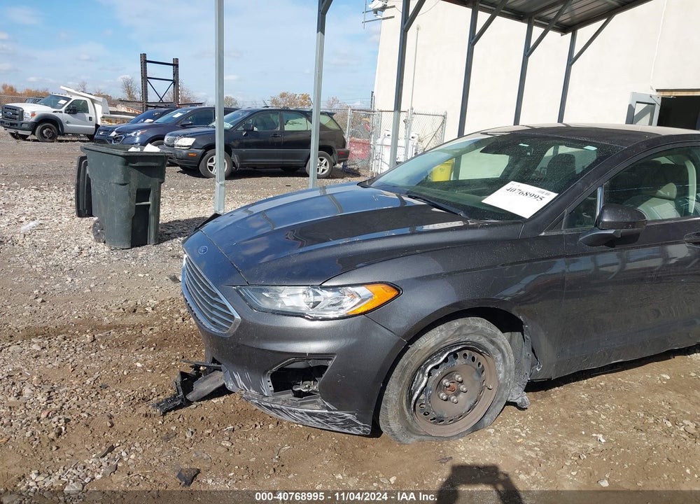 2019 FORD FUSION S VIN: 3FA6P0G73KR158883