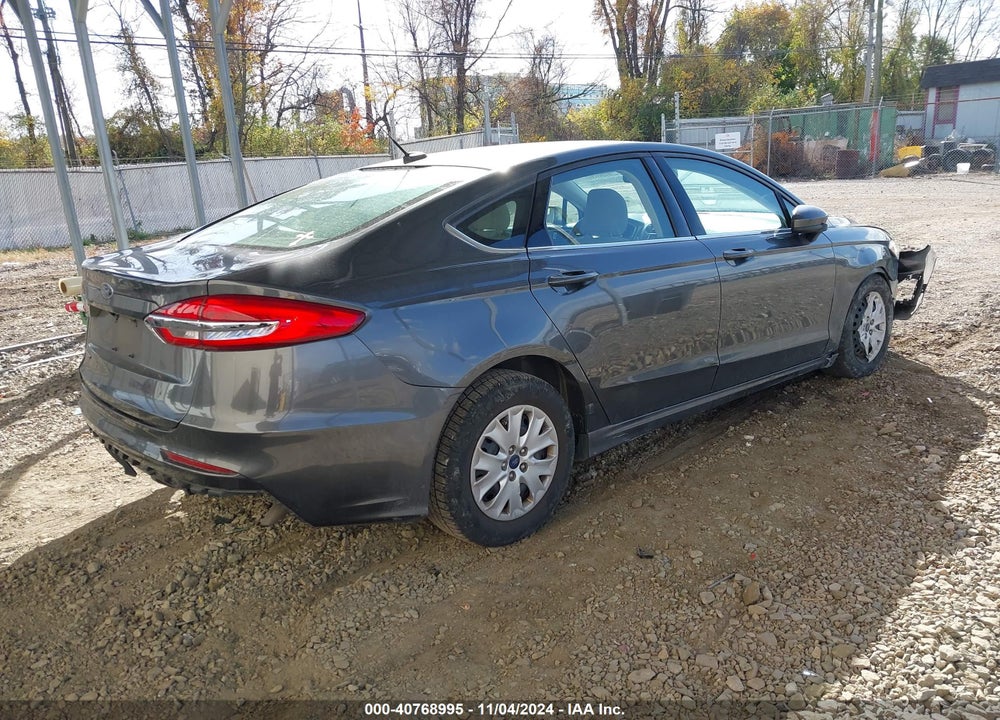 2019 FORD FUSION S VIN: 3FA6P0G73KR158883