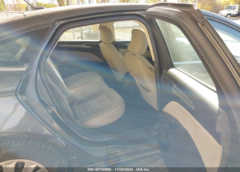 2019 FORD FUSION S VIN: 3FA6P0G73KR158883