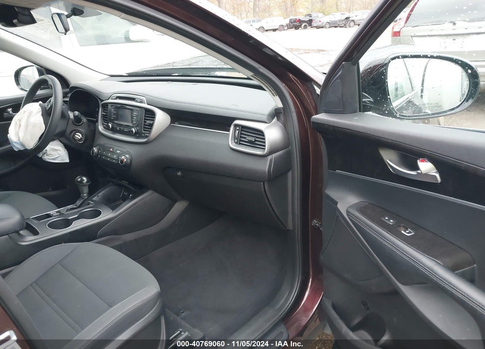 2016 KIA SORENTO 2.4L LX VIN: 5XYPG4A35GG020517