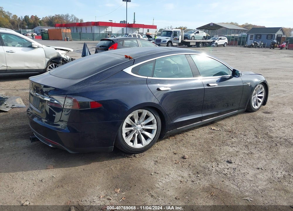 2013 TESLA MODEL S VIN: 5YJSA1CN3DFP08883