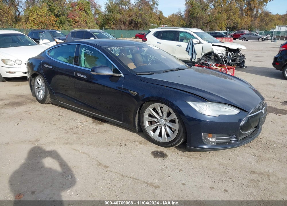 2013 TESLA MODEL S VIN: 5YJSA1CN3DFP08883