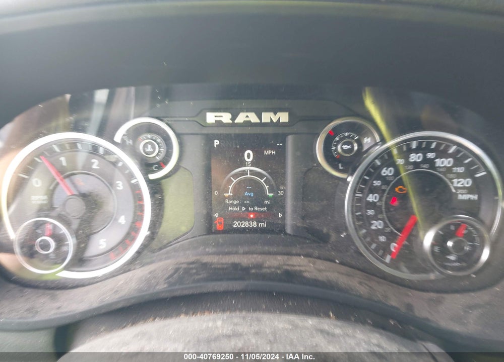2019 RAM 2500 BIG HORN 4X4 6'4 BOX VIN: 3C6UR5DL4KG713238