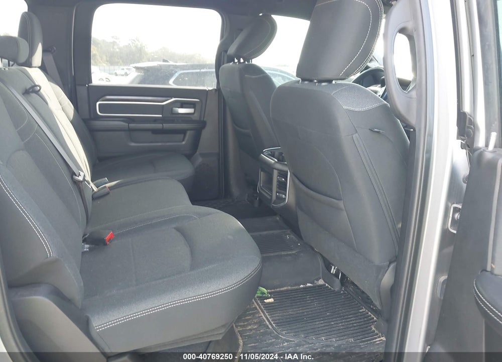 2019 RAM 2500 BIG HORN 4X4 6'4 BOX VIN: 3C6UR5DL4KG713238