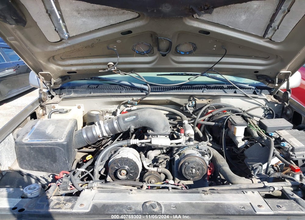 2000 CADILLAC ESCALADE STANDARD VIN: 1GYEK13R6YR134545