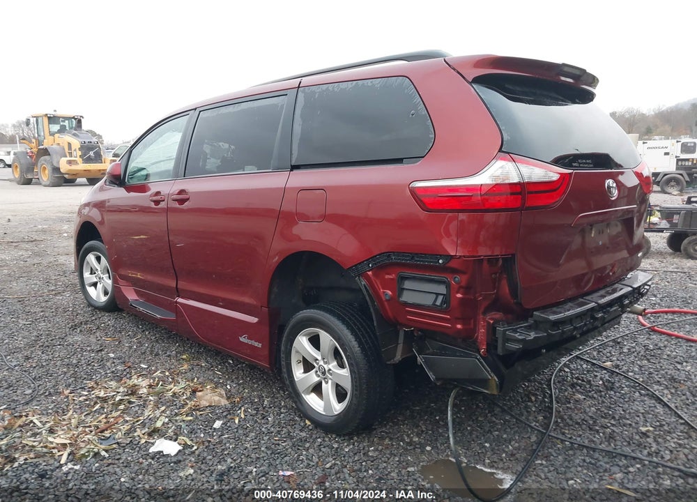 2019 TOYOTA SIENNA LE 7 PASSENGER VIN: 5TDKZ3DC2KS012302