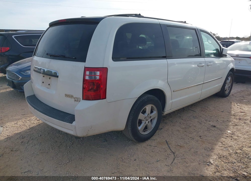 2010 DODGE GRAND CARAVAN SXT VIN: 2D4RN5D11AR432860