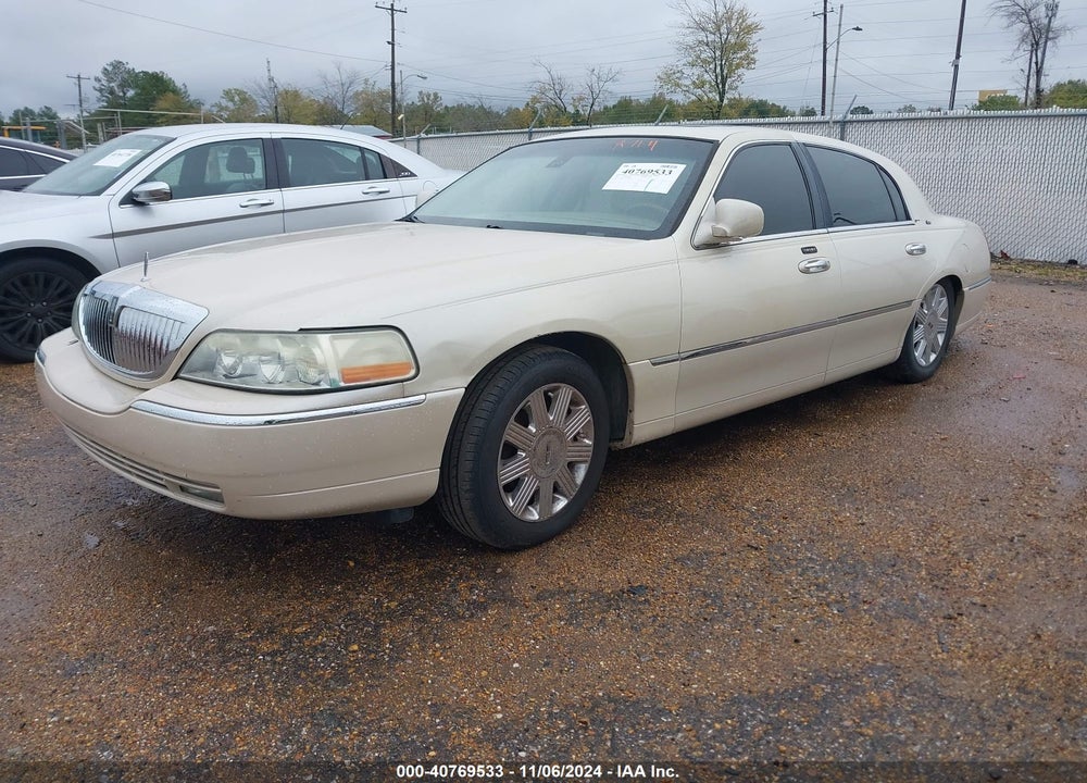 2003 LINCOLN TOWN CAR CARTIER VIN: 1LNHM83WX3Y646962