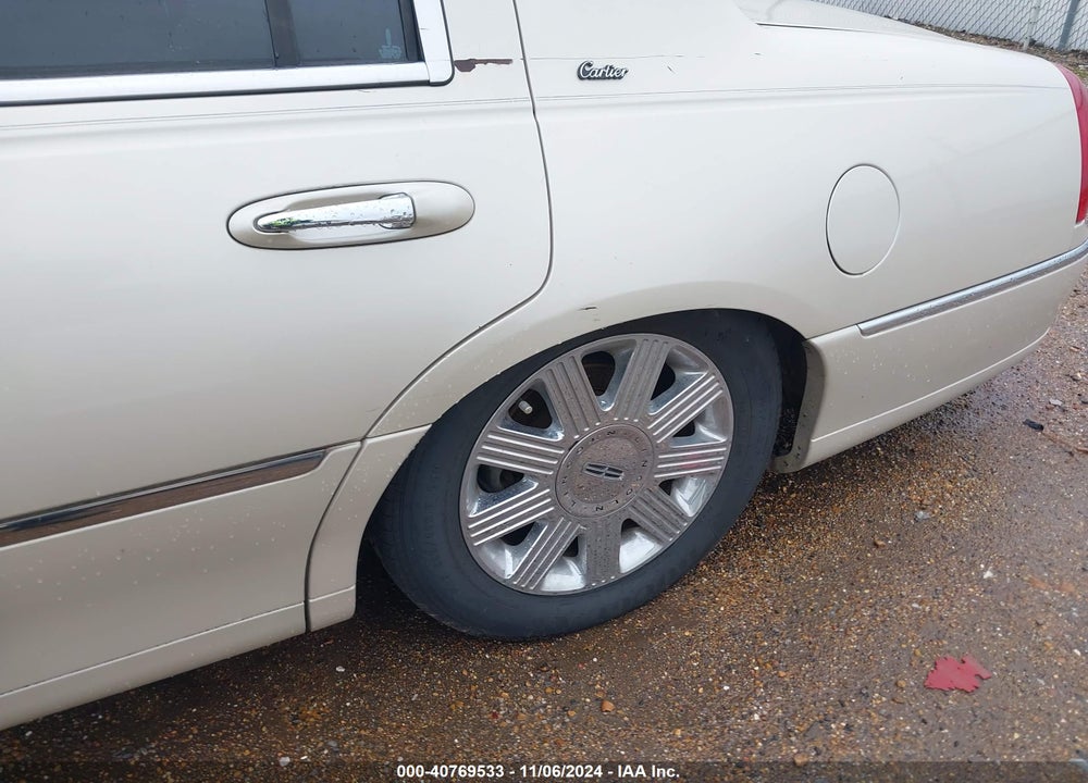 2003 LINCOLN TOWN CAR CARTIER VIN: 1LNHM83WX3Y646962