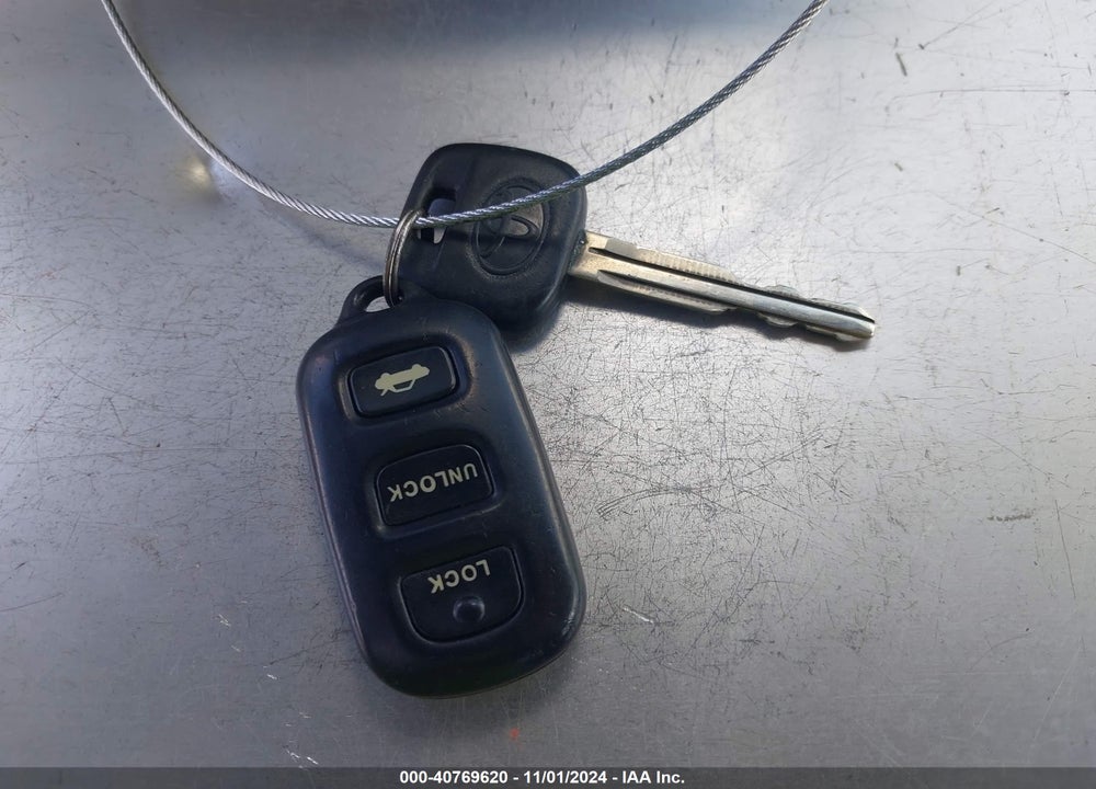 2003 TOYOTA CAMRY LE VIN: 4T1BE32K03U209998