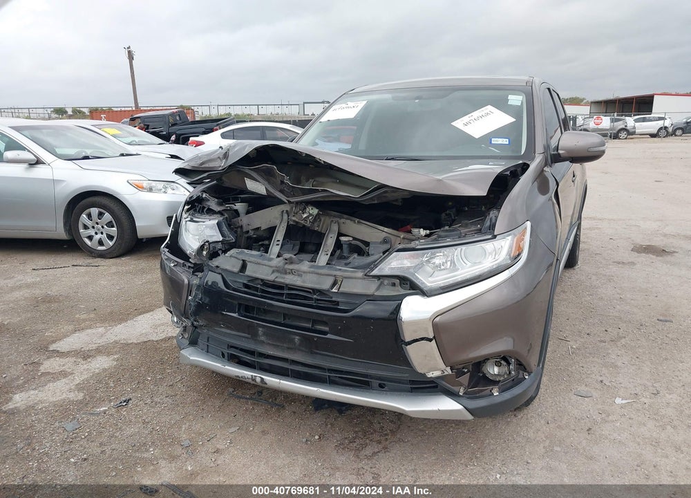 2018 MITSUBISHI OUTLANDER SE VIN: JA4AD3A36JZ021011