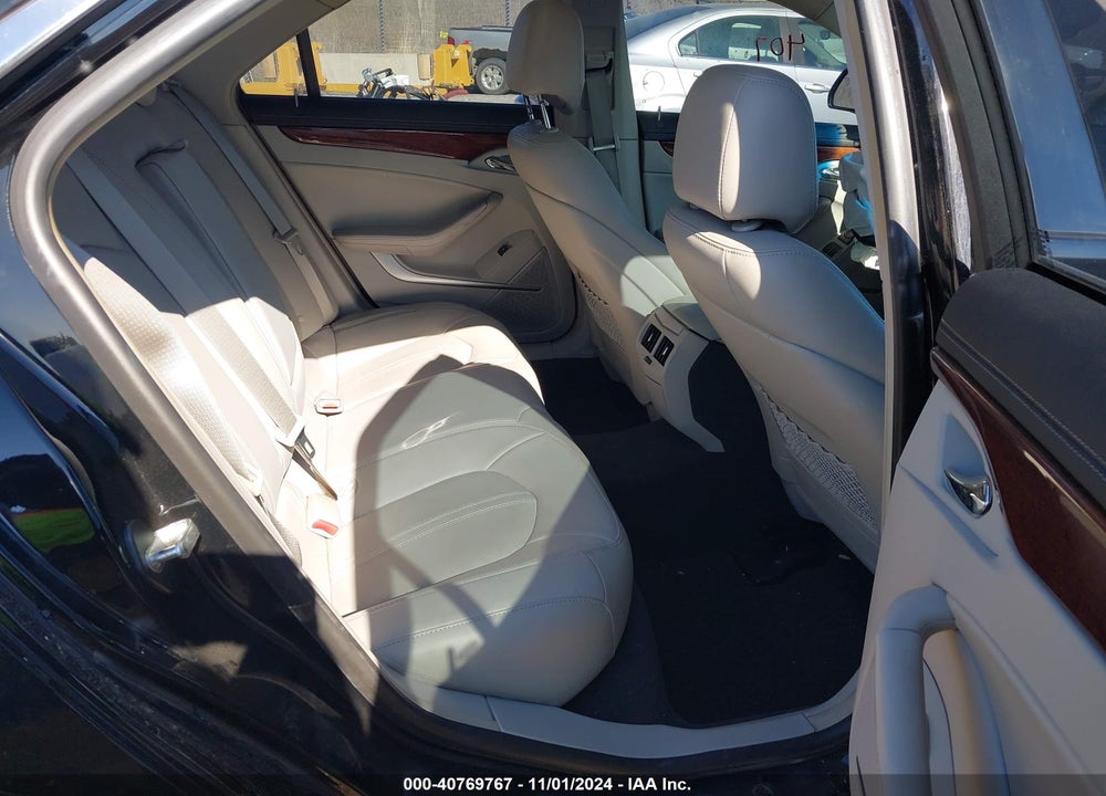 2011 CADILLAC CTS LUXURY VIN: 1G6DG5EY4B0158159