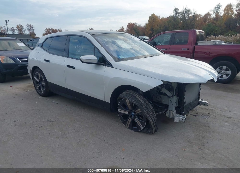 2024 BMW IX XDRIVE50 VIN: WB523CF06RCR10655