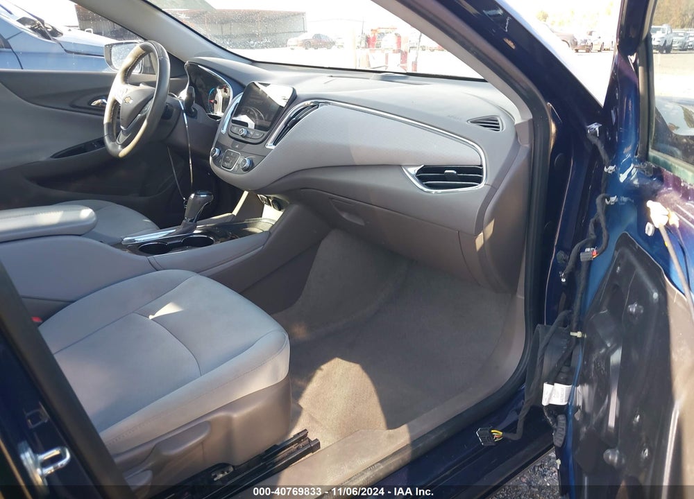 2018 CHEVROLET MALIBU LT VIN: 1G1ZD5ST0JF135356