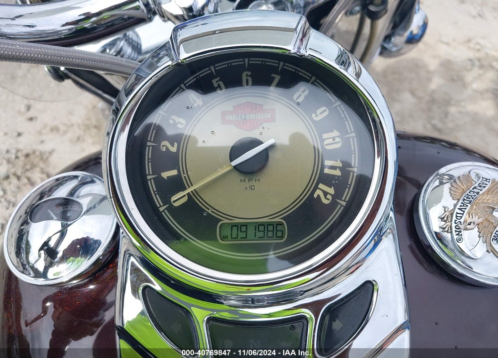 2011 HARLEY-DAVIDSON FLSTC VIN: 1HD1BW510BB016353