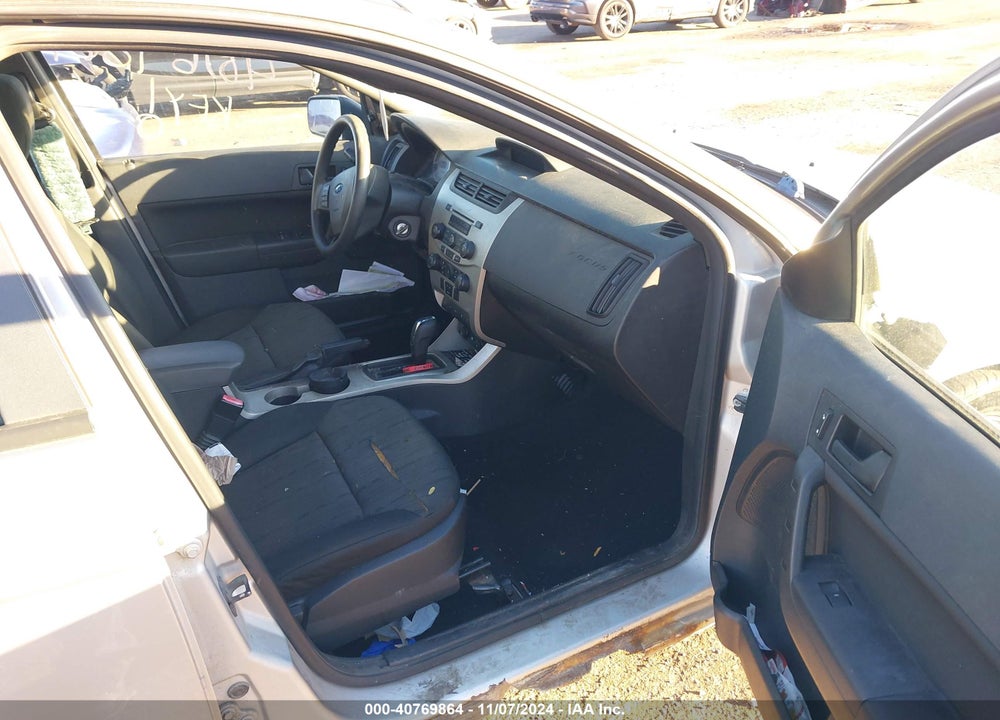 2010 FORD FOCUS SE VIN: 1FAHP3FN2AW262447