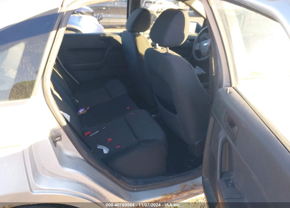 2010 FORD FOCUS SE VIN: 1FAHP3FN2AW262447