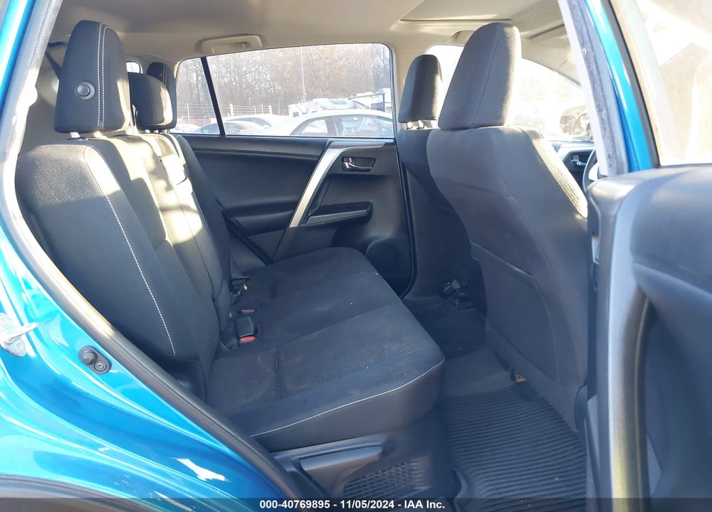 2016 TOYOTA RAV4 HV XLE VIN: JTMRJREVXGD019025