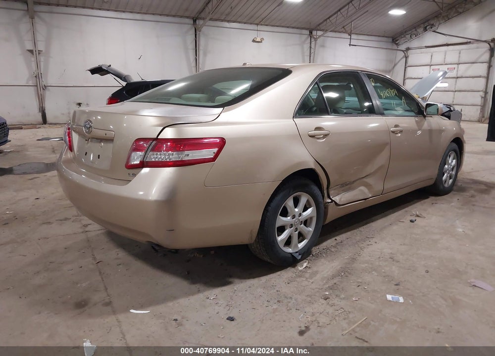 2011 TOYOTA CAMRY LE VIN: 4T1BF3EK5BU145982