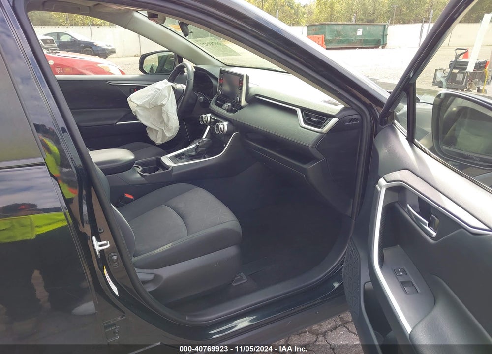 2019 TOYOTA RAV4 XLE VIN: JTMP1RFV9KD501676