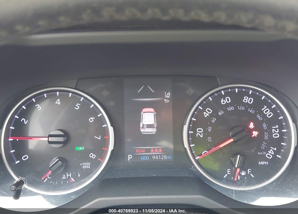 2019 TOYOTA RAV4 XLE VIN: JTMP1RFV9KD501676