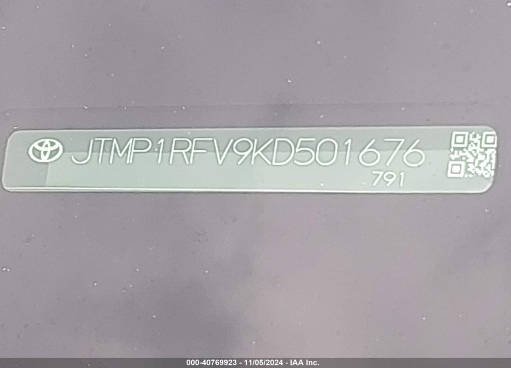 2019 TOYOTA RAV4 XLE VIN: JTMP1RFV9KD501676