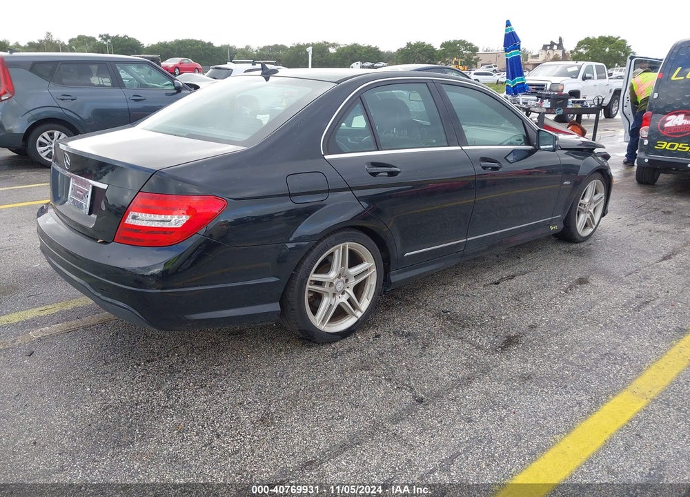 2012 MERCEDES-BENZ C 250 LUXURY/SPORT VIN: WDDGF4HB1CA607605