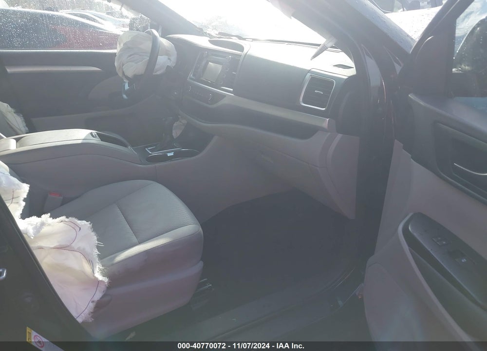 2019 TOYOTA HIGHLANDER LE VIN: 5TDZARFH6KS057017