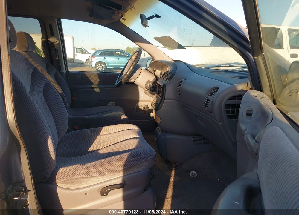 1996 DODGE GRAND CARAVAN LE/ES VIN: 1B4GP54R9TB328555