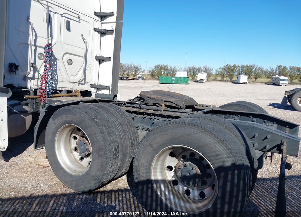 2022 FREIGHTLINER NEW CASCADIA 126 VIN: 1FUJHHDR5NLMZ9705