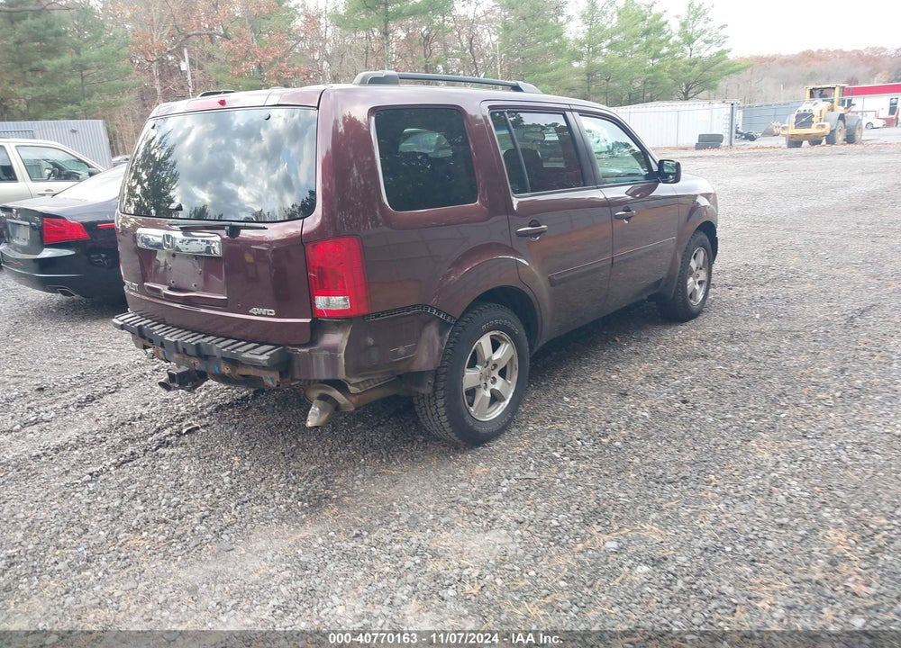 2011 HONDA PILOT EX VIN: 5FNYF4H4XBB072487